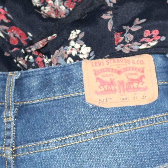 Levi's High Mid Rise Blue Jeans Classic Denim 505 Regular 27 Waist Cropped - Picture 7 of 9